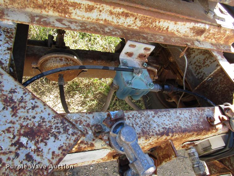 image for item DD3741 1968 trailer converter dolly