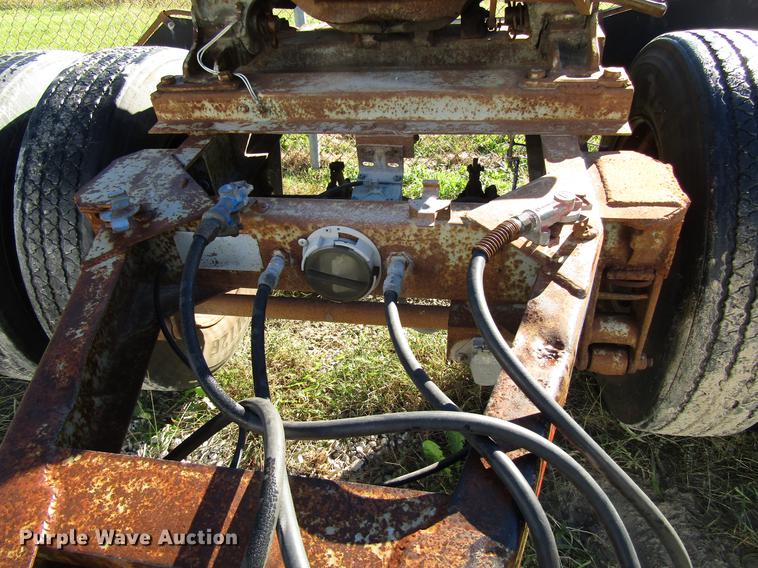 image for item DD3742 1968 trailer converter dolly