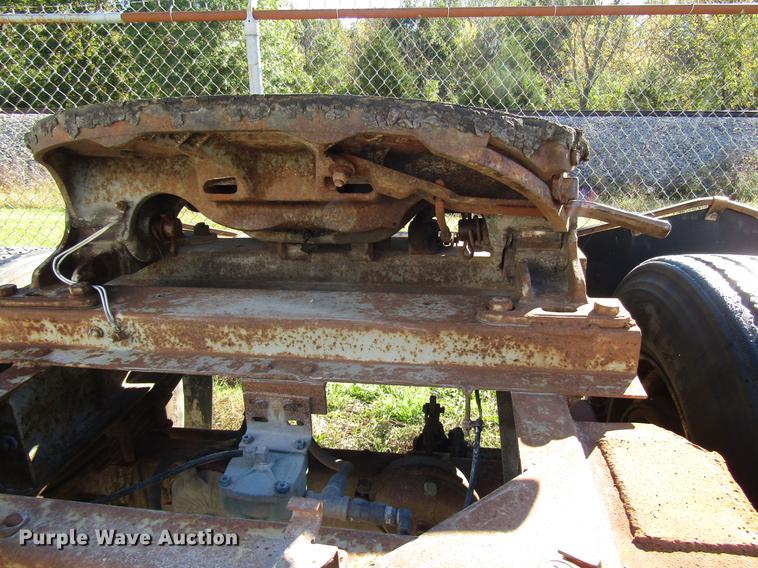 image for item DD3742 1968 trailer converter dolly