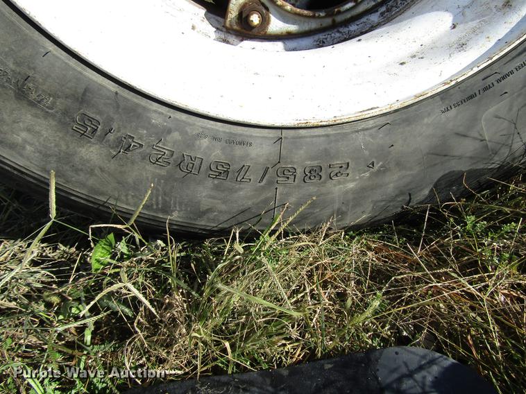 image for item DD3742 1968 trailer converter dolly