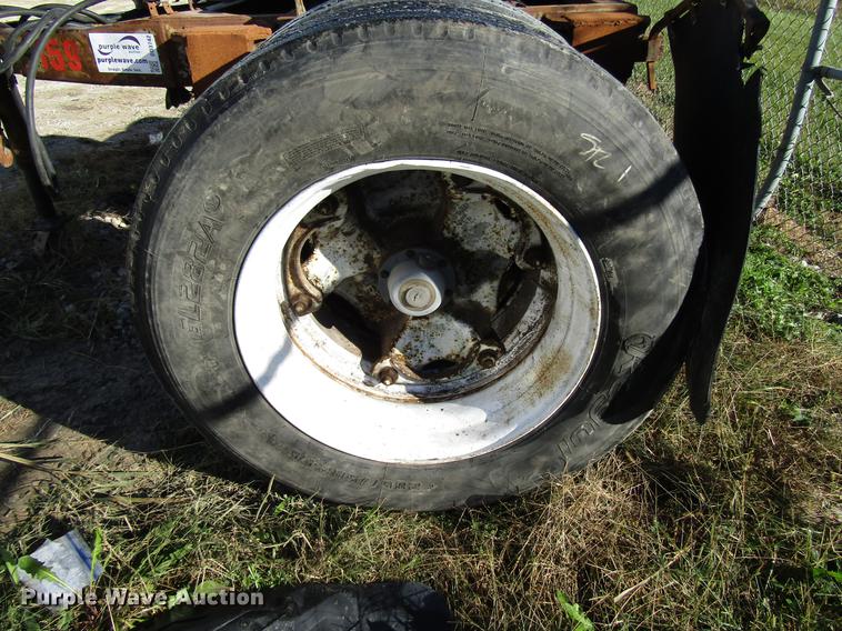 image for item DD3742 1968 trailer converter dolly