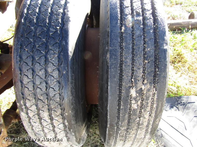 image for item DD3742 1968 trailer converter dolly