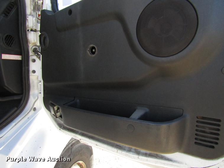 image for item DD3744 1999 Volvo VNL semi truck