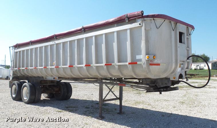 image for item DE4835 1979 Fruehauf end dump trailer