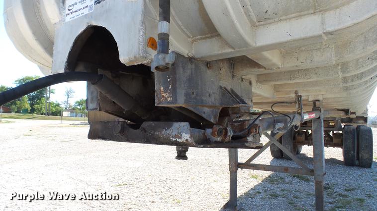 image for item DE4835 1979 Fruehauf end dump trailer