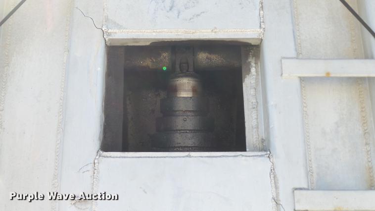 image for item DE4835 1979 Fruehauf end dump trailer