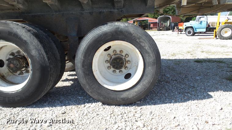 image for item DE4835 1979 Fruehauf end dump trailer