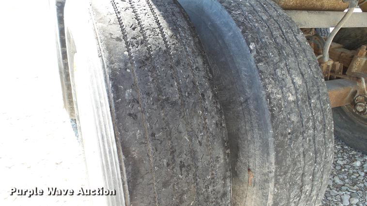 image for item DE4835 1979 Fruehauf end dump trailer