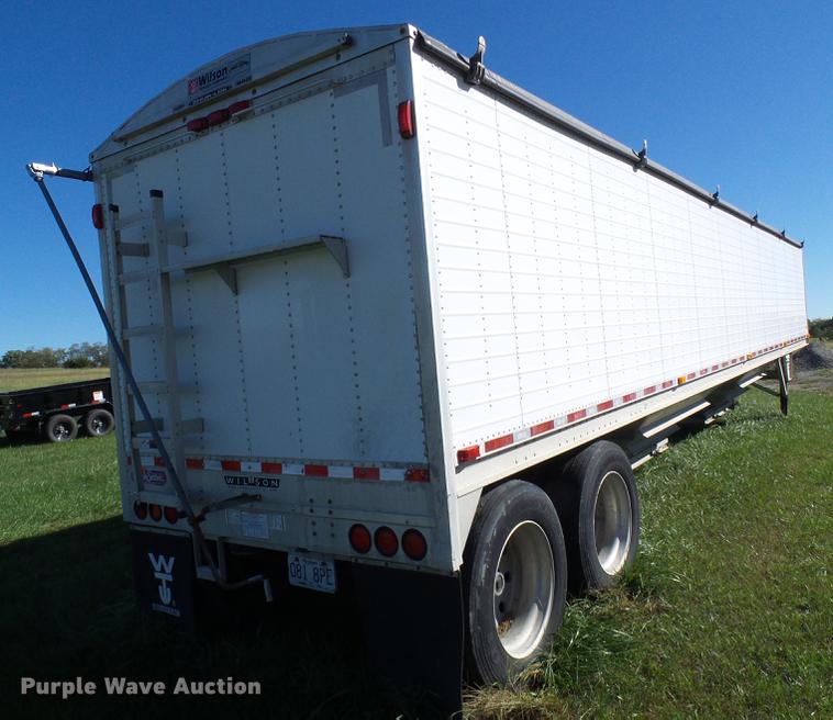 image for item DE5281 2012 Wilson DWH550 double hopper bottom commodity trailer