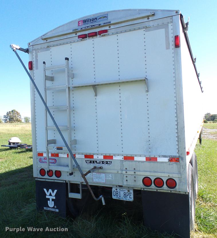 image for item DE5281 2012 Wilson DWH550 double hopper bottom commodity trailer
