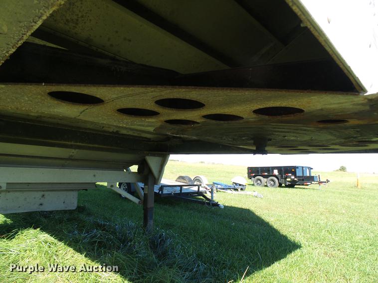 image for item DE5281 2012 Wilson DWH550 double hopper bottom commodity trailer