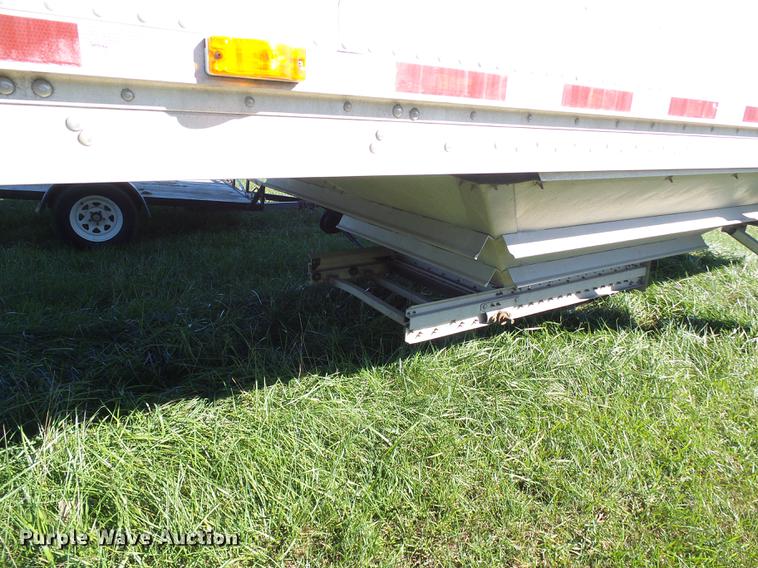image for item DE5281 2012 Wilson DWH550 double hopper bottom commodity trailer