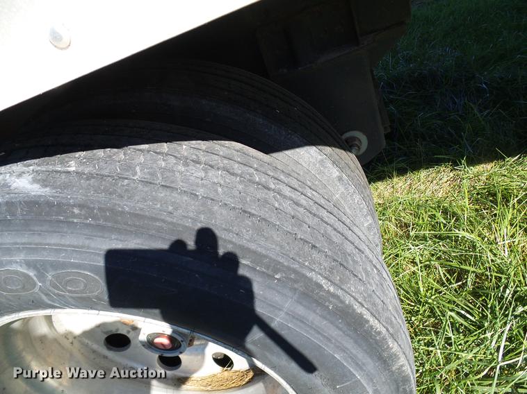 image for item DE5281 2012 Wilson DWH550 double hopper bottom commodity trailer