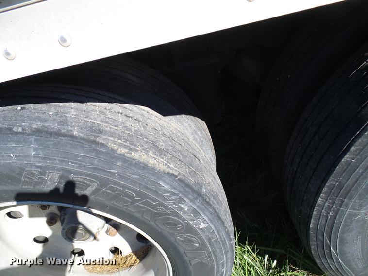 image for item DE5281 2012 Wilson DWH550 double hopper bottom commodity trailer