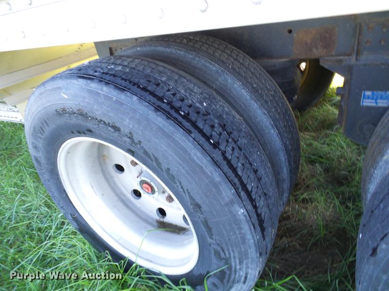 image for item DE5281 2012 Wilson DWH550 double hopper bottom commodity trailer