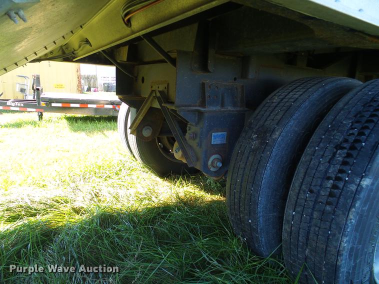 image for item DE5281 2012 Wilson DWH550 double hopper bottom commodity trailer