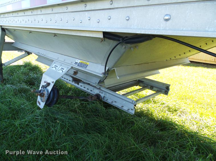 image for item DE5281 2012 Wilson DWH550 double hopper bottom commodity trailer