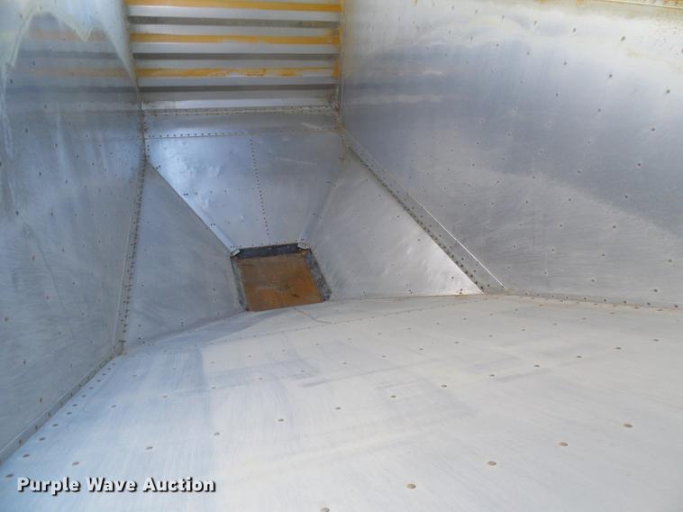 image for item DE5281 2012 Wilson DWH550 double hopper bottom commodity trailer