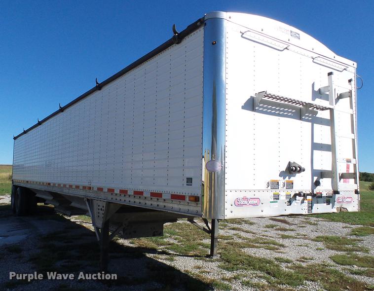 image for item DE5282 2013 Wilson DWH550 double hopper bottom commodity trailer