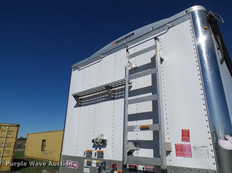 image for item DE5282 2013 Wilson DWH550 double hopper bottom commodity trailer
