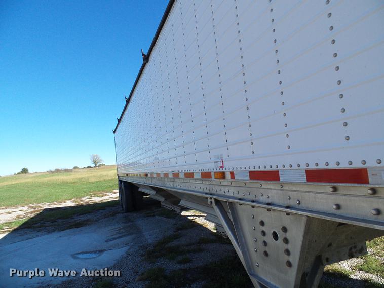 image for item DE5282 2013 Wilson DWH550 double hopper bottom commodity trailer