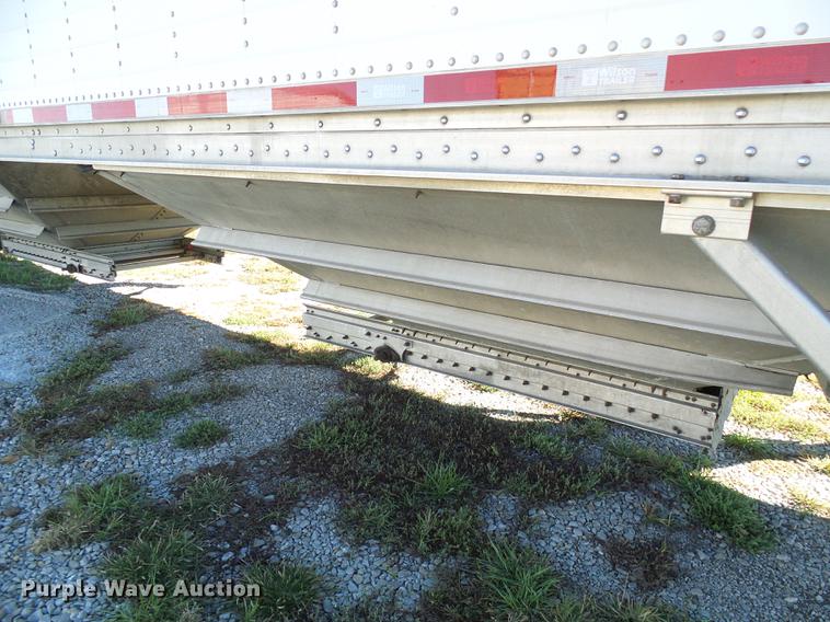 image for item DE5282 2013 Wilson DWH550 double hopper bottom commodity trailer