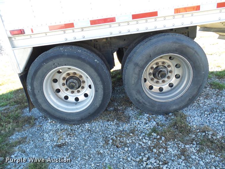 image for item DE5282 2013 Wilson DWH550 double hopper bottom commodity trailer