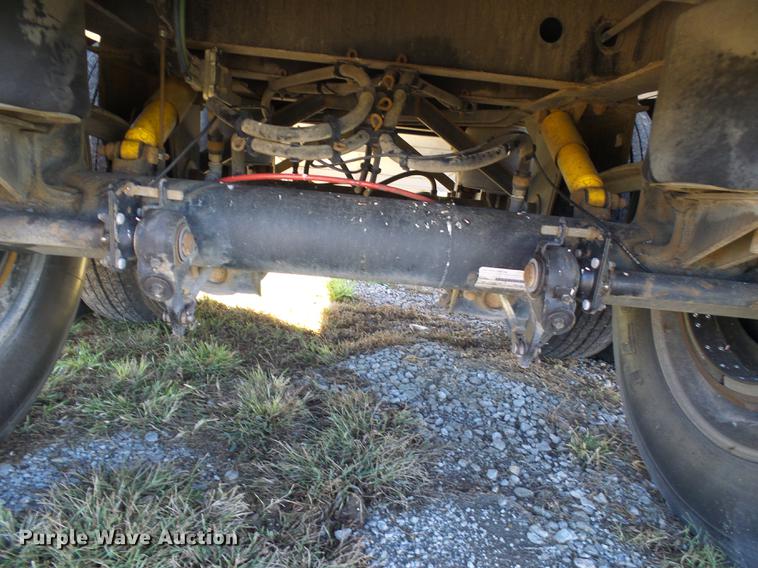 image for item DE5282 2013 Wilson DWH550 double hopper bottom commodity trailer