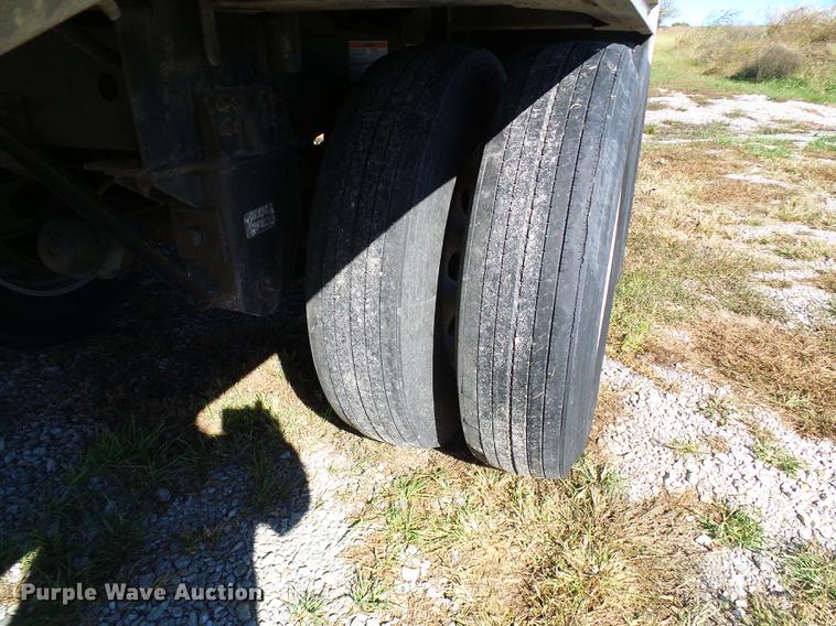 image for item DE5282 2013 Wilson DWH550 double hopper bottom commodity trailer