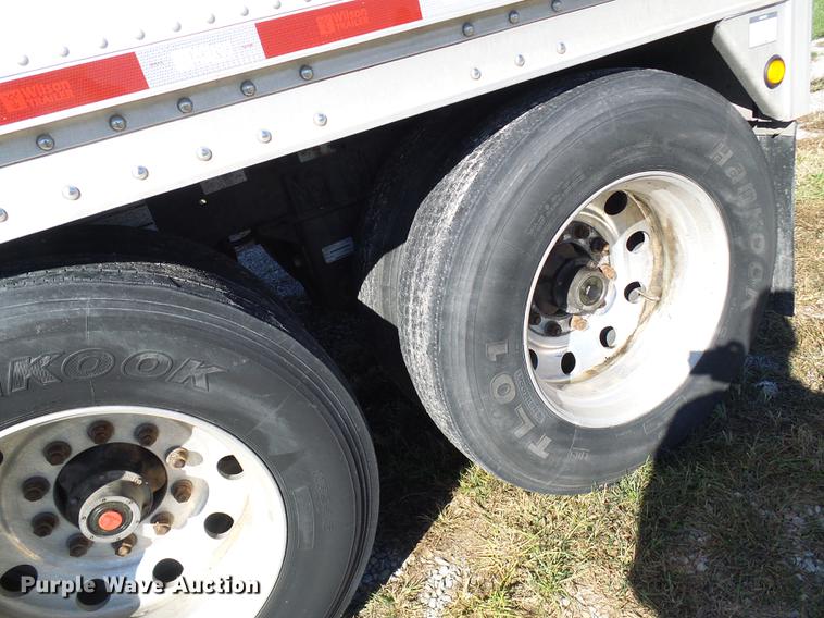 image for item DE5282 2013 Wilson DWH550 double hopper bottom commodity trailer