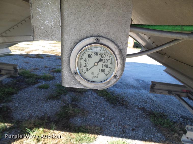 image for item DE5282 2013 Wilson DWH550 double hopper bottom commodity trailer