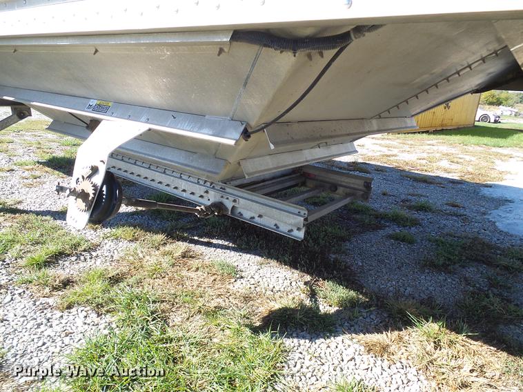image for item DE5282 2013 Wilson DWH550 double hopper bottom commodity trailer