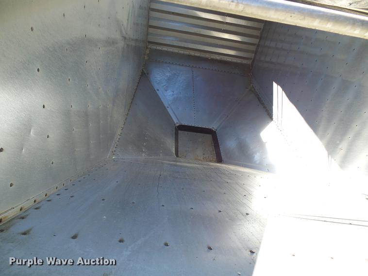 image for item DE5282 2013 Wilson DWH550 double hopper bottom commodity trailer