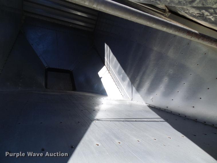 image for item DE5282 2013 Wilson DWH550 double hopper bottom commodity trailer