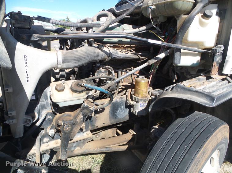 image for item DF2804 2005 Freightliner Columbia semi truck