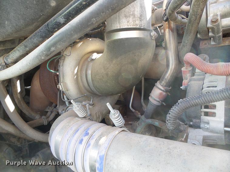 image for item DF2804 2005 Freightliner Columbia semi truck