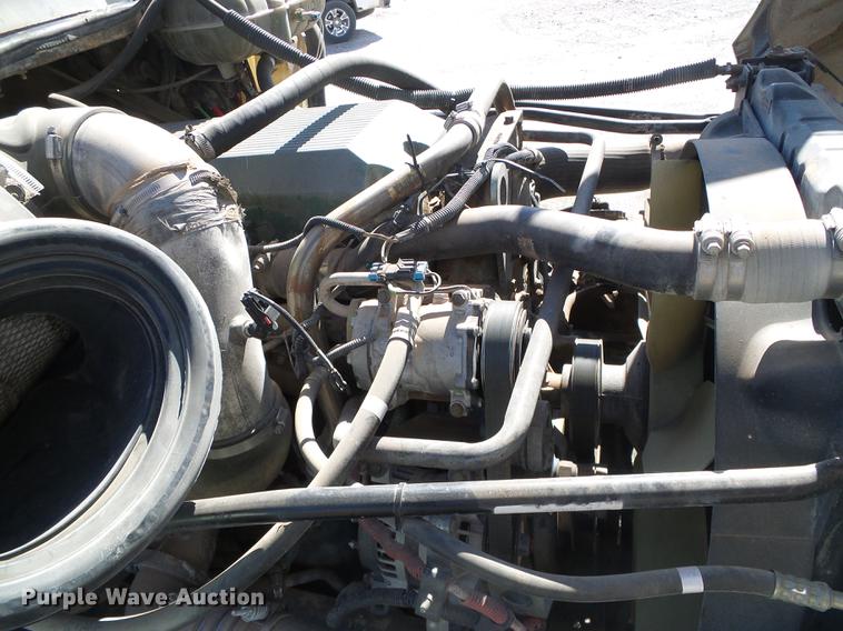 image for item DF2804 2005 Freightliner Columbia semi truck