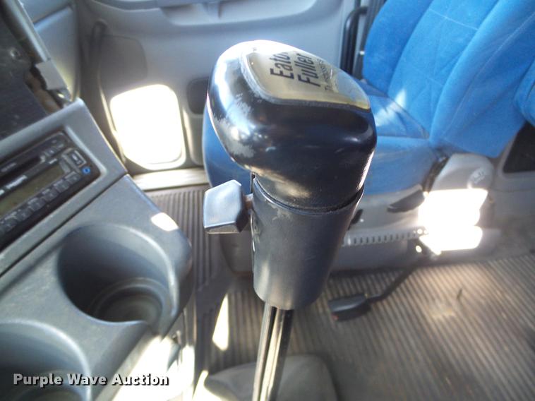 image for item DF2804 2005 Freightliner Columbia semi truck