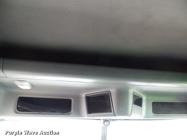 image for item DF2804 2005 Freightliner Columbia semi truck