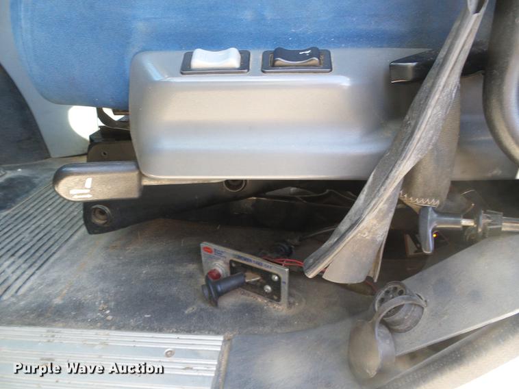 image for item DF2804 2005 Freightliner Columbia semi truck