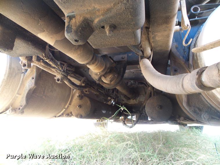 image for item DF2804 2005 Freightliner Columbia semi truck