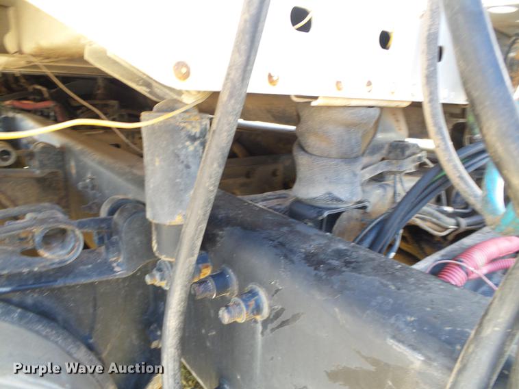 image for item DF2804 2005 Freightliner Columbia semi truck