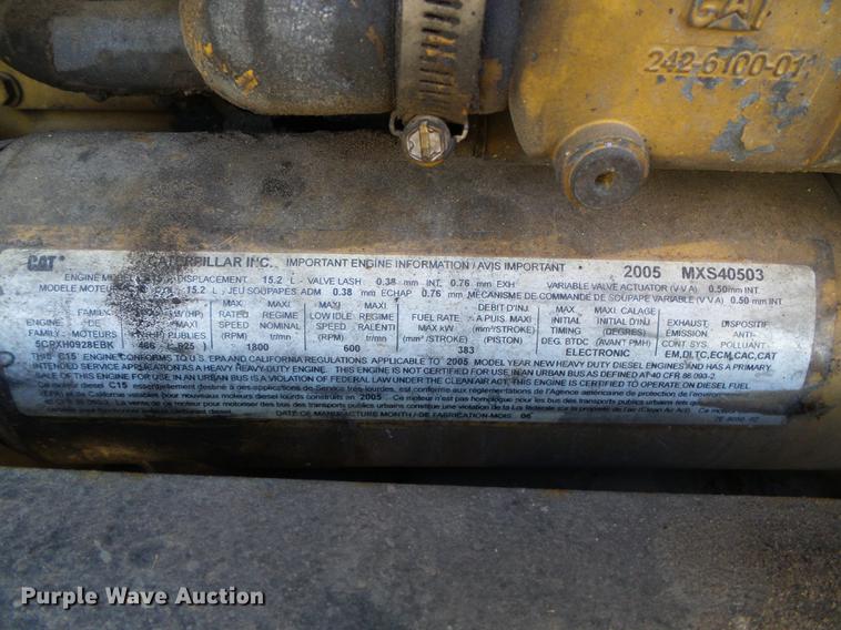 image for item DF2805 2006 Kenworth T600 semi truck