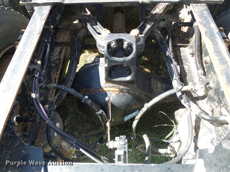 image for item DF2805 2006 Kenworth T600 semi truck