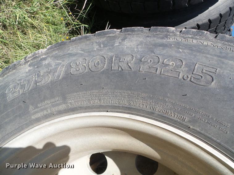 image for item DF2805 2006 Kenworth T600 semi truck