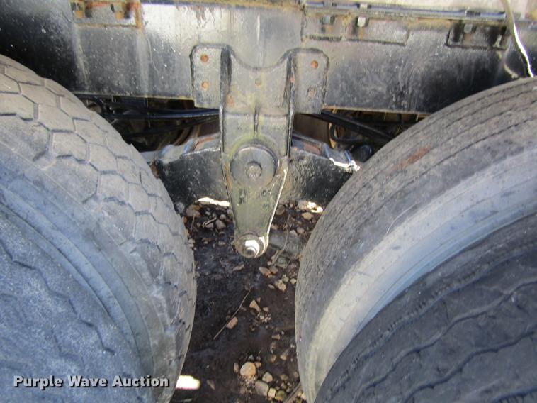 image for item DF3866 1977 Trail Master tank trailer