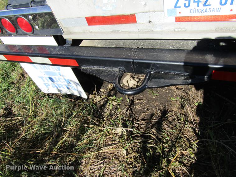 image for item DF3866 1977 Trail Master tank trailer