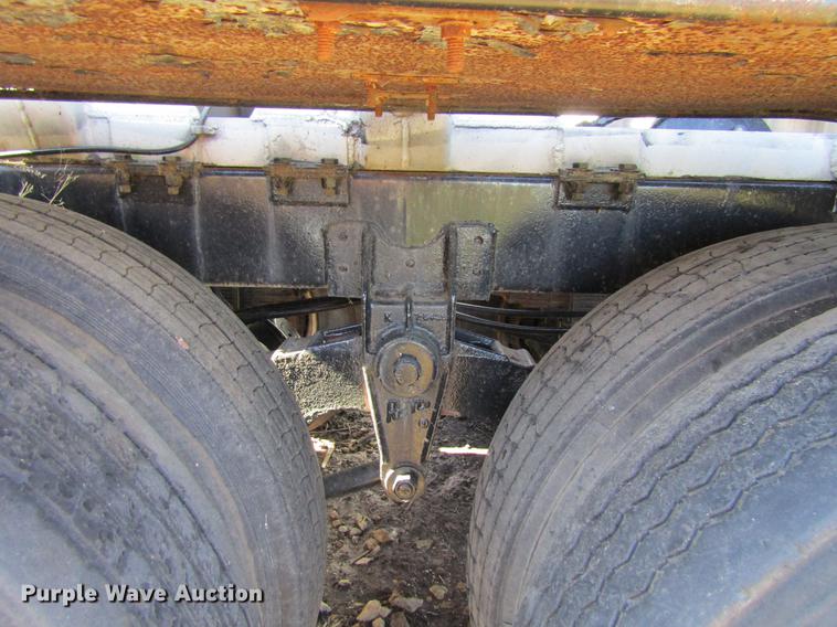 image for item DF3866 1977 Trail Master tank trailer
