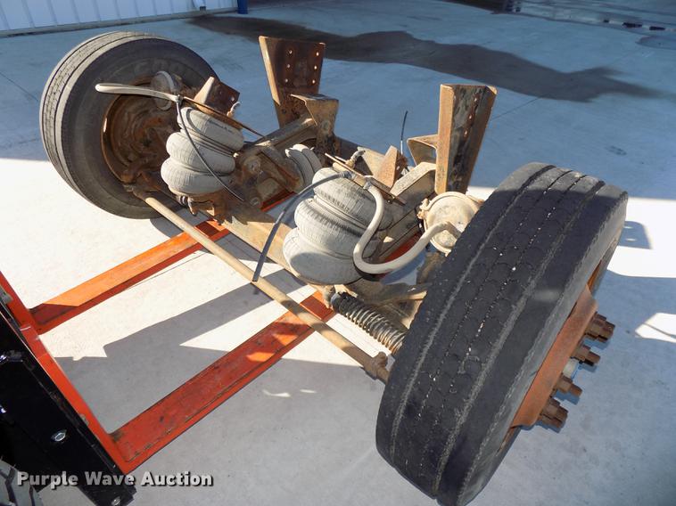 image for item DZ9587 Hendrickson steerable pusher axle