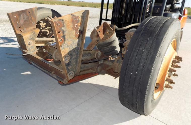 image for item DZ9587 Hendrickson steerable pusher axle